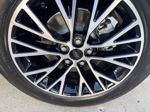 Certified 2025 Ford Escape SE image 52