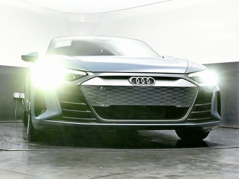 Used 2022 Audi e-tron GT Premium Plus image 53
