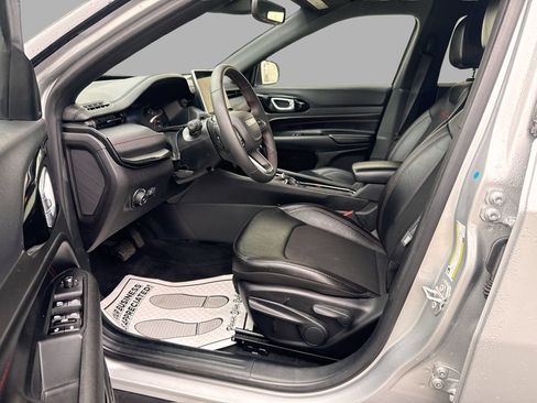 Used 2025 Jeep Compass Trailhawk AWD/4WD image 15