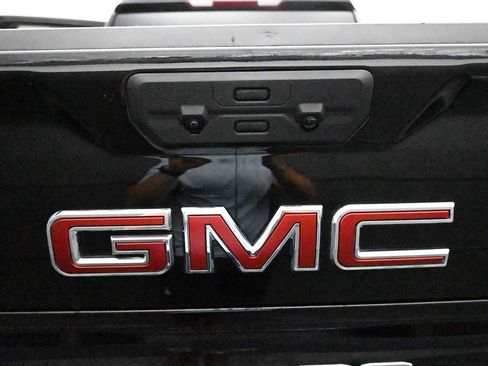 Used 2025 GMC Sierra 1500 SLT AWD/4WD image 21