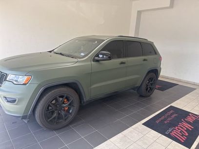 Used 2017 Jeep Grand Cherokee Laredo w/ Quick Order Package 2BE
