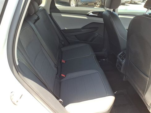 Certified 2023 Volkswagen Taos SE FWD image 13
