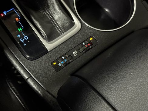 Used 2017 Toyota Highlander Limited Platinum image 40