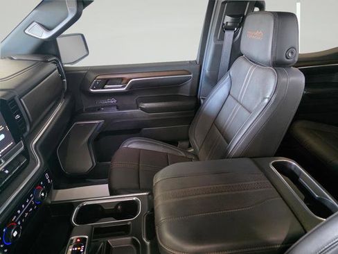 Used 2024 Chevrolet Silverado 1500 High Country w/ High Country Premium Package AWD/4WD image 24