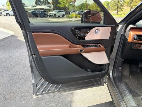 Used 2021 Lincoln Aviator Grand Touring w/ Equipment Group 302A AWD/4WD image 9