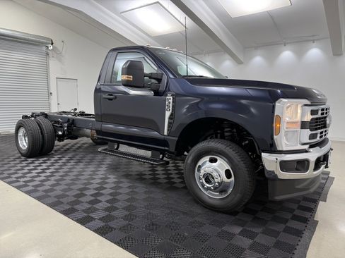 New 2025 Ford F350 XLT w/ XLT Value Package image 1