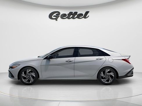 New 2026 Hyundai Elantra SEL Sport Premium FWD image 3