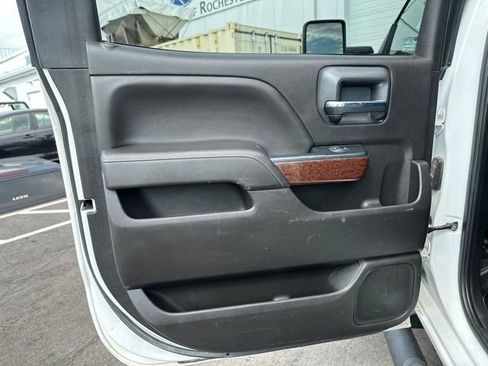 Used 2018 GMC Sierra 2500 SLT w/ Duramax Plus Package AWD/4WD image 16