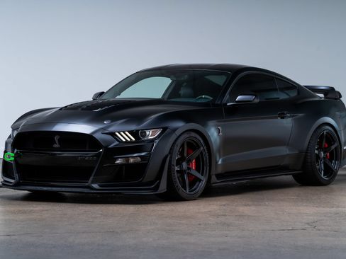 Used 2020 Ford Mustang Shelby GT500 w/ Technology Package RWD image 3