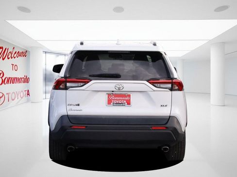 Used 2020 Toyota RAV4 XLE Premium FWD image 6