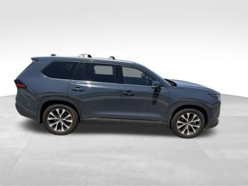Used 2025 Toyota Grand Highlander AWD Hybrid image 2