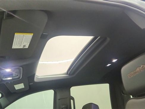 Used 2024 Chevrolet Silverado 3500 High Country image 57