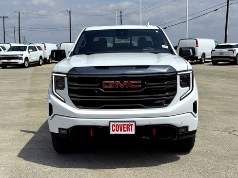 Used 2024 GMC Sierra 1500 AT4 w/ Technology Package image 4