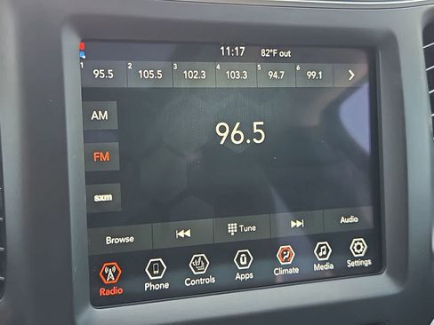 Used 2022 Jeep Cherokee Latitude w/ Sun & Sound Group AWD/4WD image 30