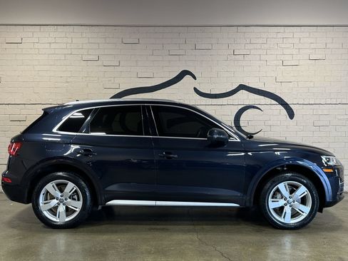 Used 2018 Audi Q5 2.0T Premium Plus w/ Premium Plus Package AWD/4WD image 3