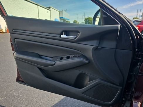 Used 2024 Nissan Altima 2.5 SV image 29