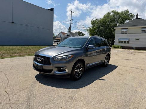 Used 2019 INFINITI QX60 Luxe w/ Essential Package AWD/4WD image 3