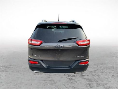 Used 2017 Jeep Cherokee Limited AWD/4WD image 4