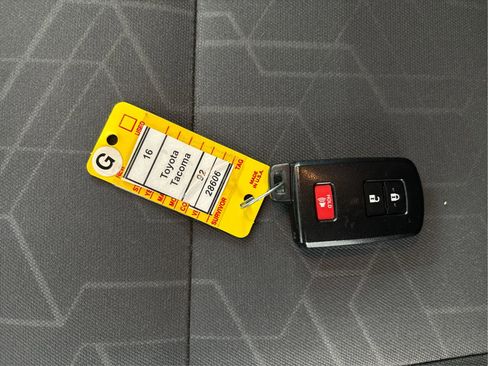 Used 2016 Toyota Tacoma TRD Off-Road w/ Towing Package AWD/4WD image 41