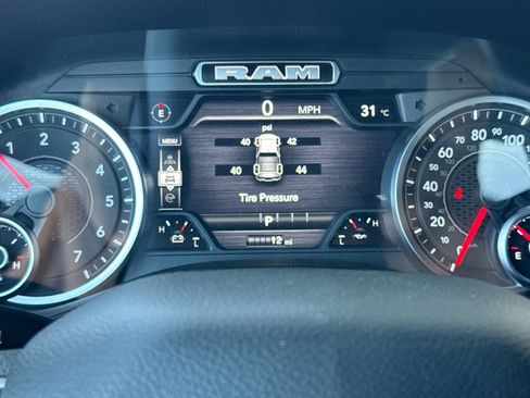 New 2026 RAM 1500 Express AWD/4WD image 22