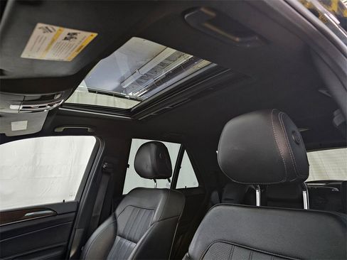 Used 2016 Mercedes-Benz GLE 350 w/ Premium Package image 23