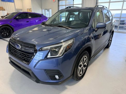 Used 2023 Subaru Forester Premium AWD/4WD image 6
