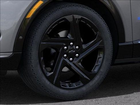 New 2025 Chevrolet Equinox EV RS image 9