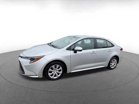 Used 2025 Toyota Corolla LE FWD image 7