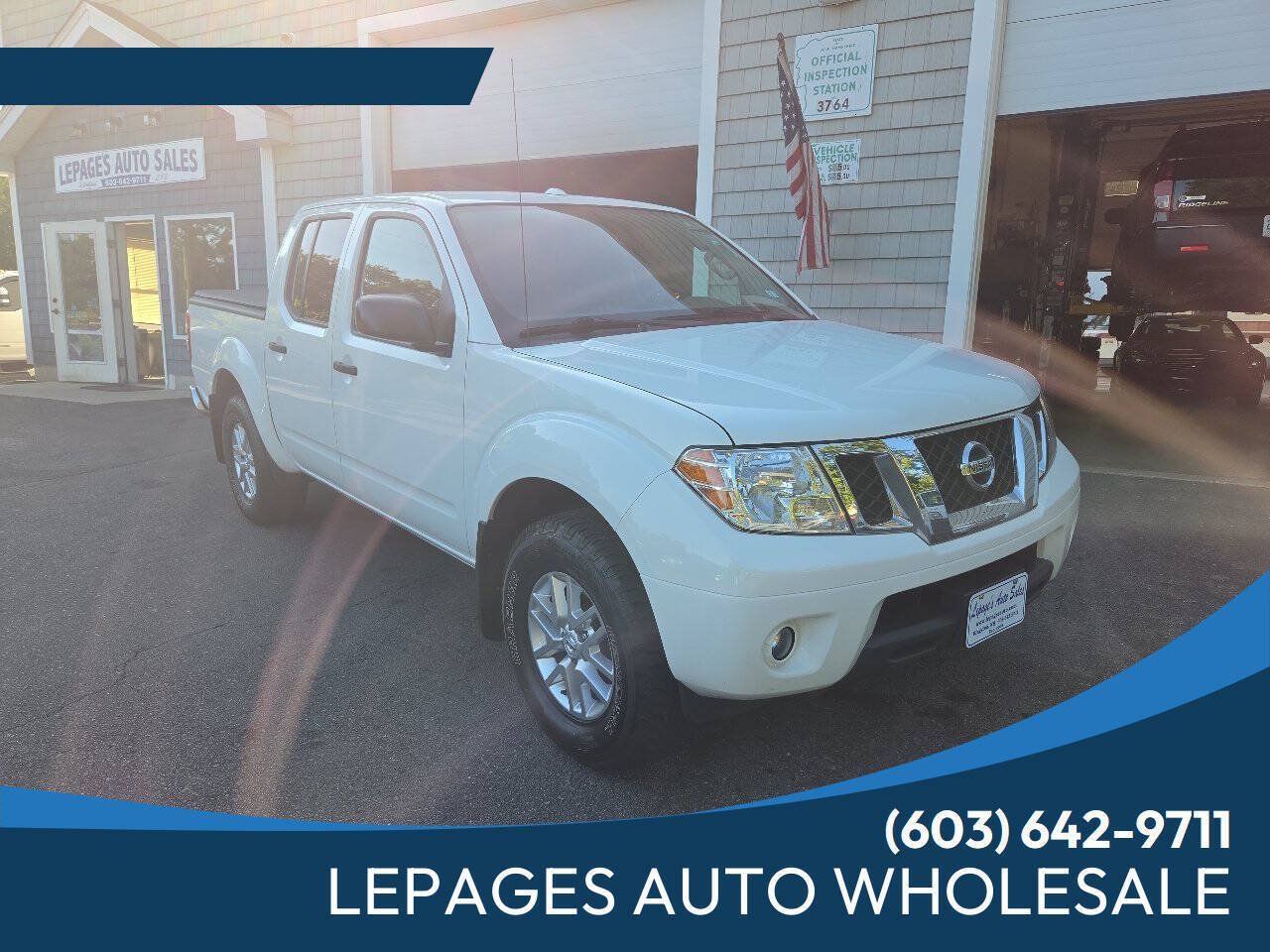 Used 2015 Nissan Frontier SV w/ SV Value Truck Package AWD/4WD image 1