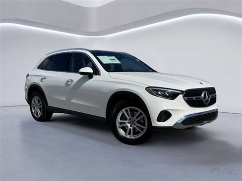 New 2025 Mercedes-Benz GLC 300 4MATIC image 2