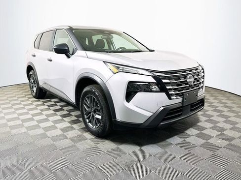 Used 2024 Nissan Rogue S image 1