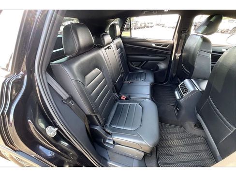 Used 2025 Volkswagen Atlas Cross Sport SEL R-Line AWD/4WD image 29