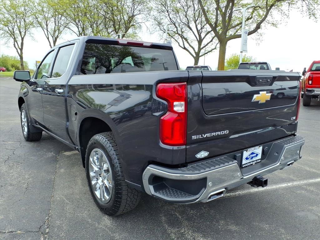 Used 2022 Chevrolet Silverado 1500 LTZ w/ Z71 Off-Road Package AWD/4WD image 5
