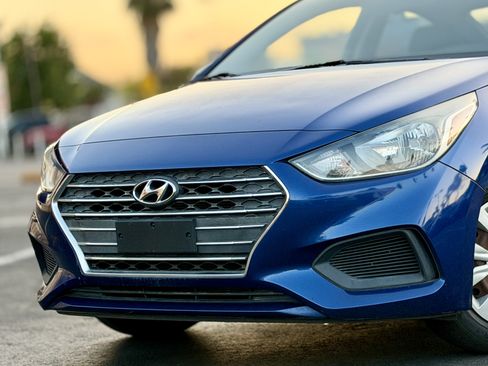 Used 2019 Hyundai Accent SE FWD image 5