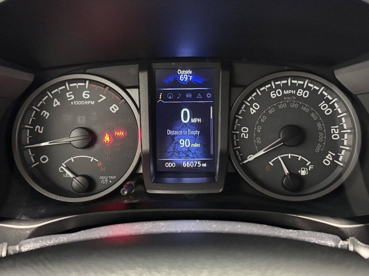 Used 2017 Toyota Tacoma TRD Sport w/ Tow Package AWD/4WD image 24