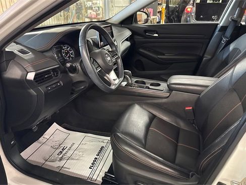 Used 2020 Nissan Altima 2.5 SR image 9