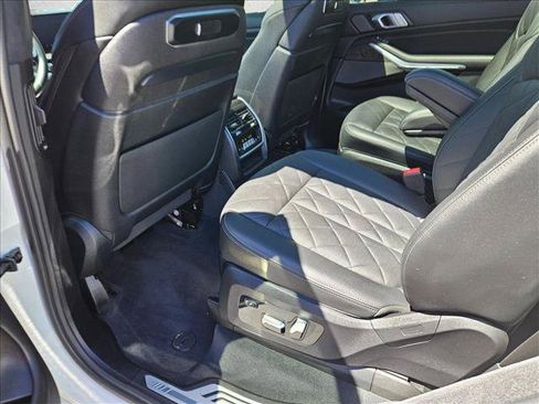 Used 2024 BMW X7 xDrive40i w/ M Sport Package AWD/4WD image 18