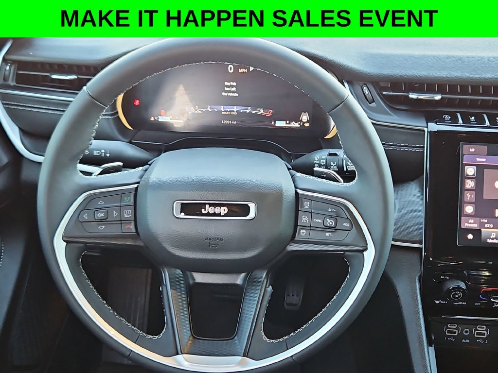 Used 2025 Jeep Grand Cherokee Laredo X RWD image 21