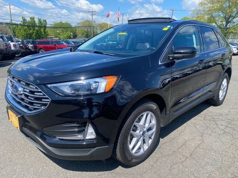 Certified 2022 Ford Edge SEL w/ Convenience Package AWD/4WD image 3