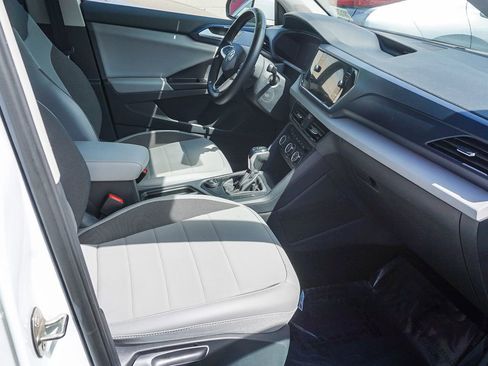 Used 2022 Volkswagen Taos SE image 13