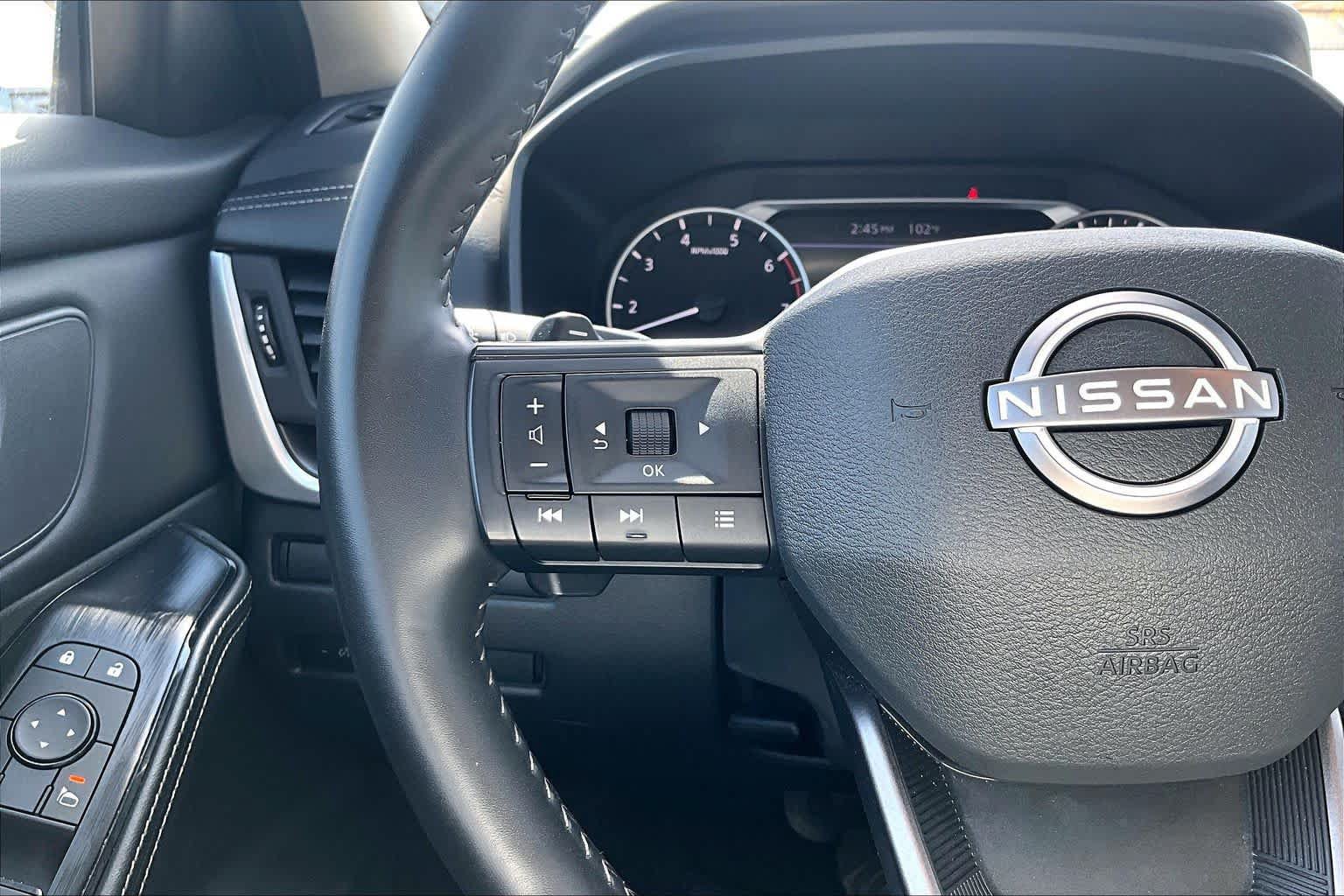 Used 2025 Nissan Rogue SV FWD image 24