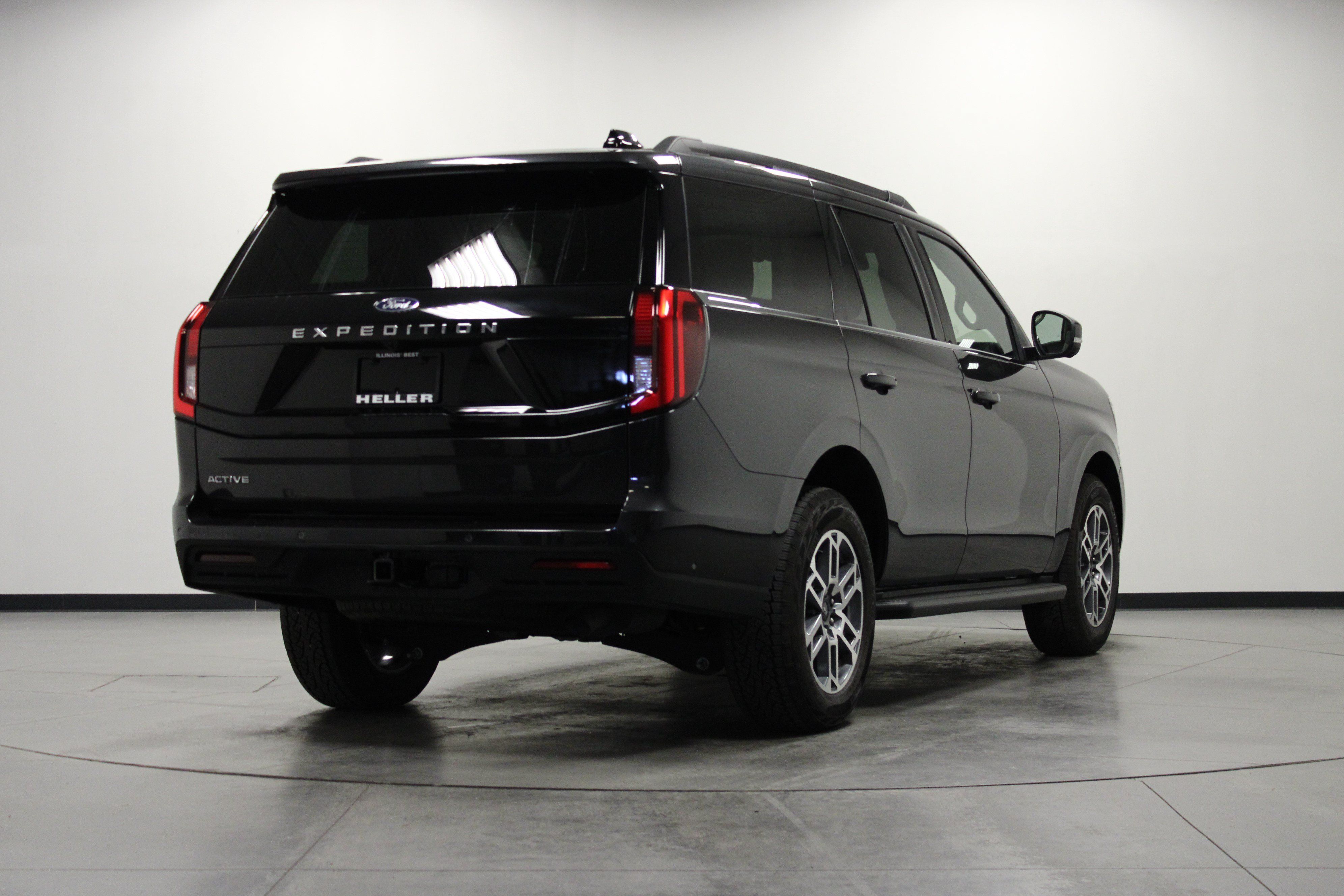 Used 2025 Ford Expedition Active AWD/4WD image 4