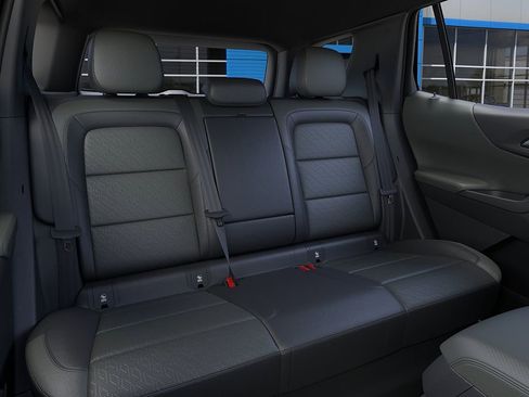 New 2026 Chevrolet Equinox LT w/ Convenience Package II FWD image 17