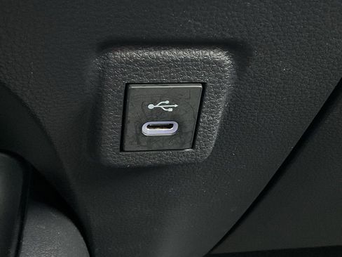 Used 2025 Toyota Corolla LE image 32