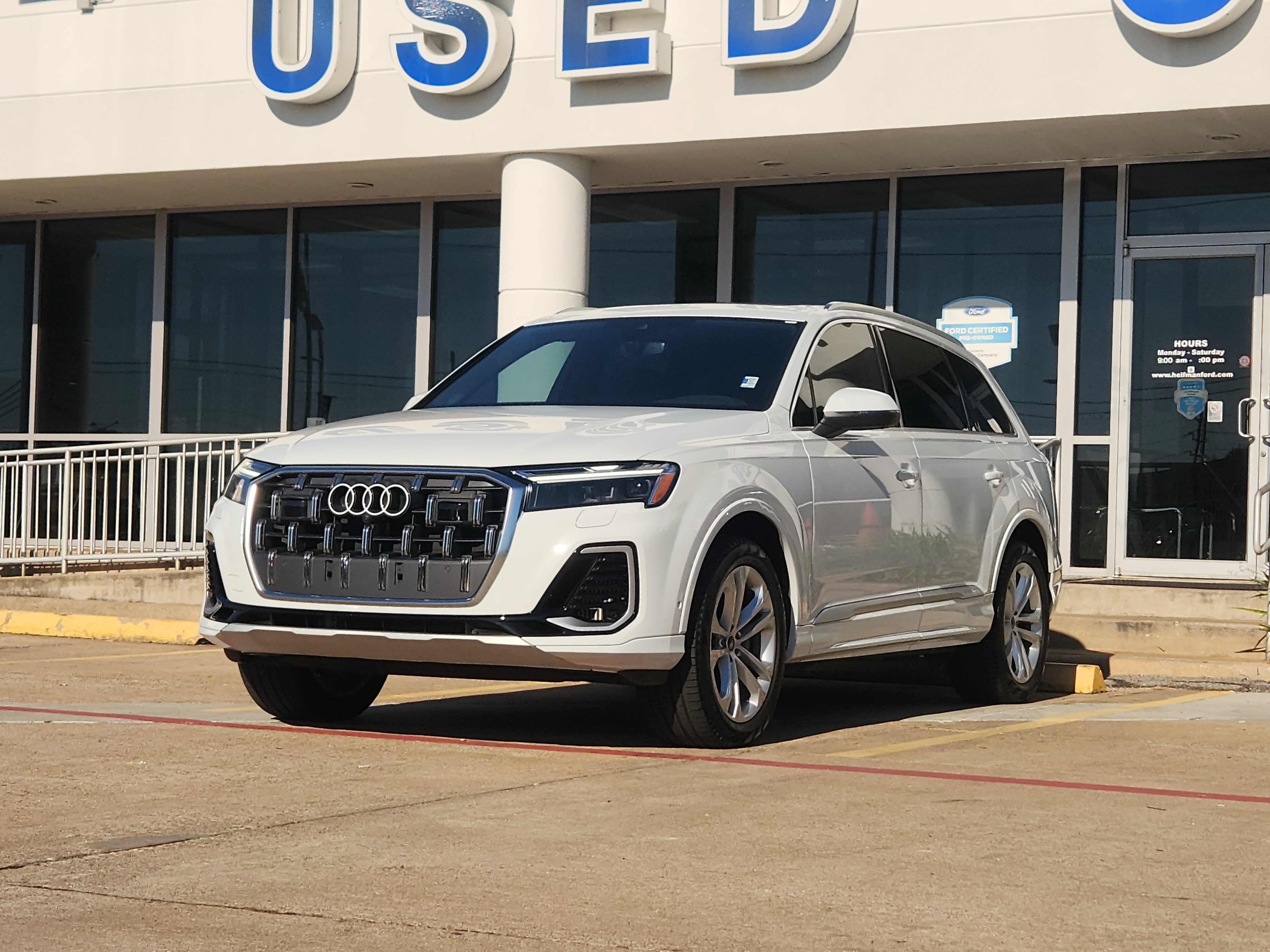 Used 2025 Audi Q7 3.0T Premium Plus AWD/4WD image 2