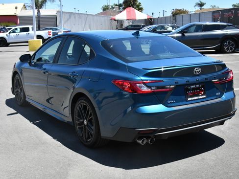Used 2025 Toyota Camry SE FWD image 6