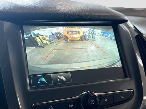 Used 2018 Chevrolet Cruze LT w/ Convenience Package FWD image 14