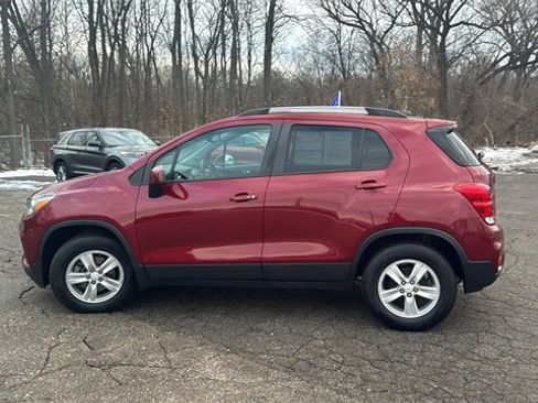 Used 2021 Chevrolet Trax LT w/ Driver Confidence Package image 6