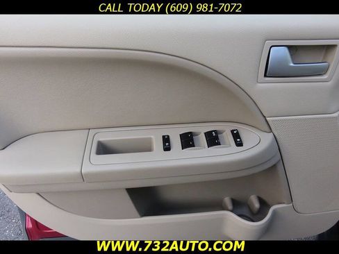 Used 2005 Ford Freestyle SE image 15