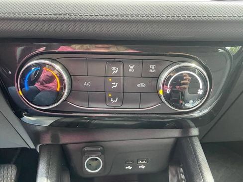 Certified 2025 Chevrolet TrailBlazer LT AWD/4WD image 31